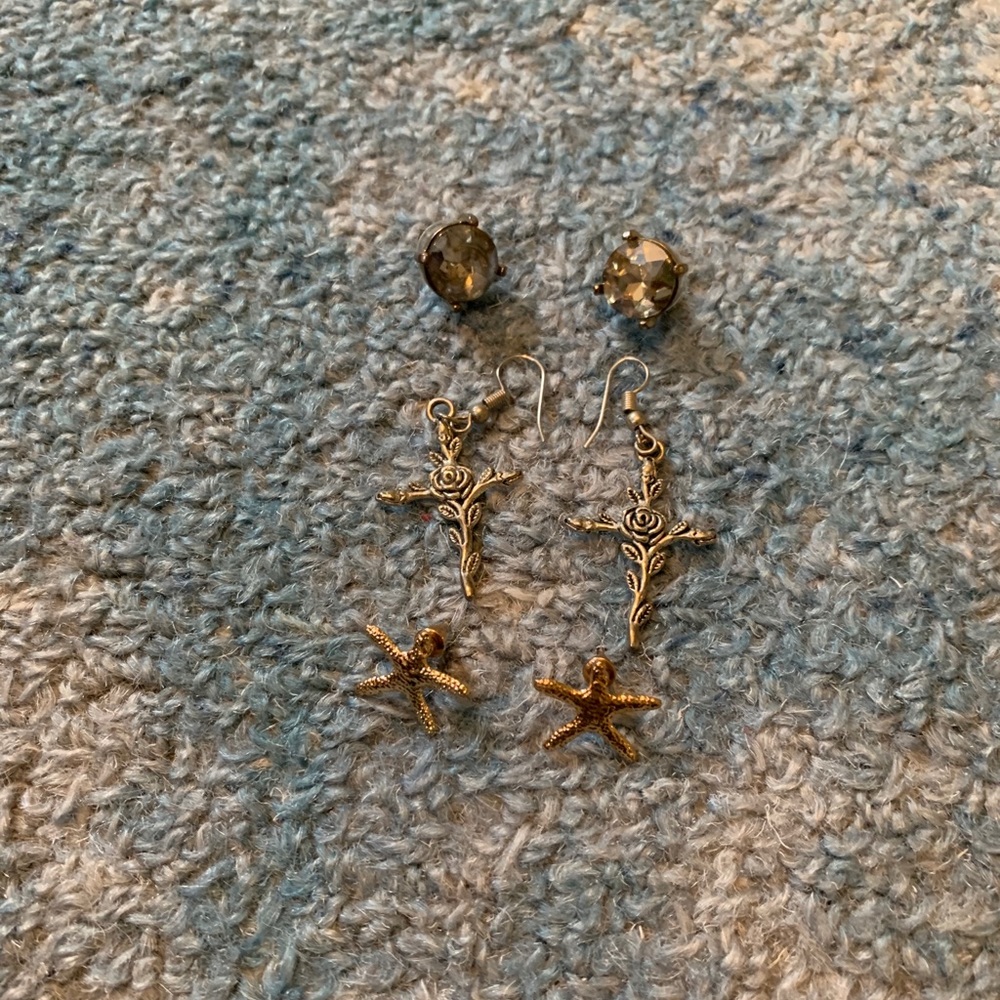 super cute vintagey earring bundle!!